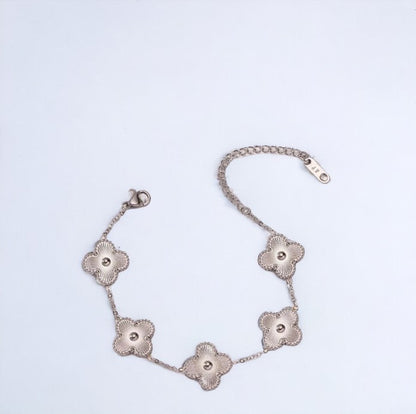 Glamora™ Clover Bracelet